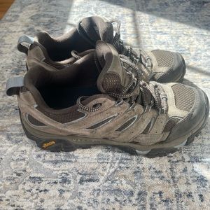 Merrell hiking shoes. Woman’s 8.5